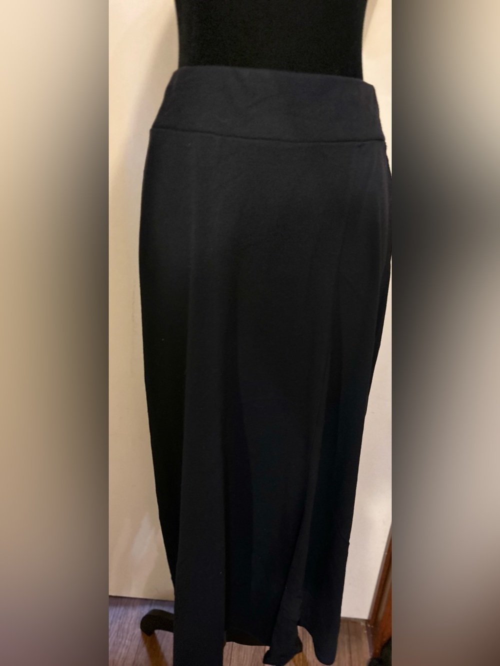 Talbots Black Maxi Skirt - Streamlined Silhouette with slit